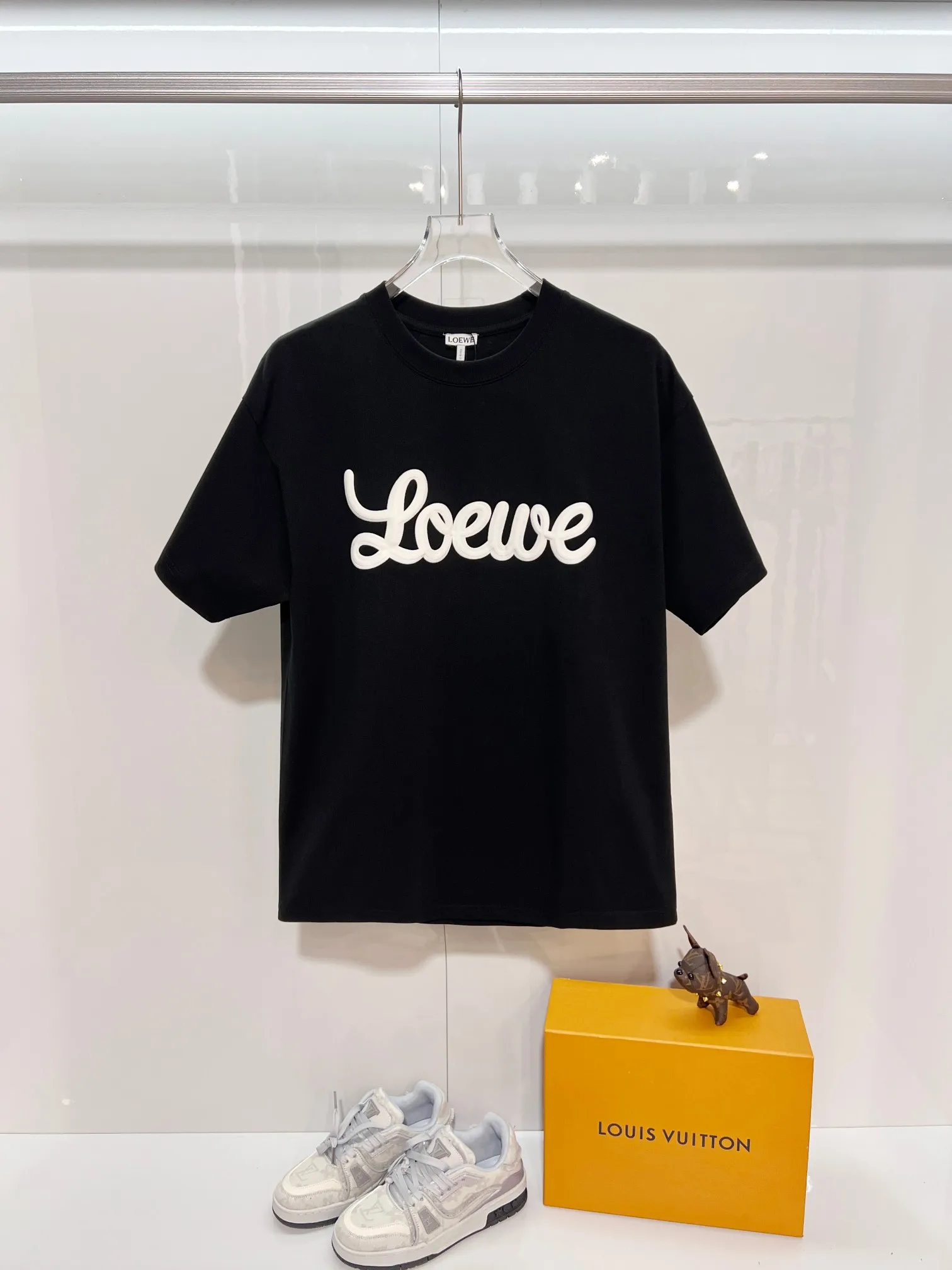LOEWE/ Quality T Classic LOGO 2025ss Quality Versatile Quality : Black.White Size：S M L XL